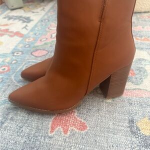 Elegant Brown Women's Boots